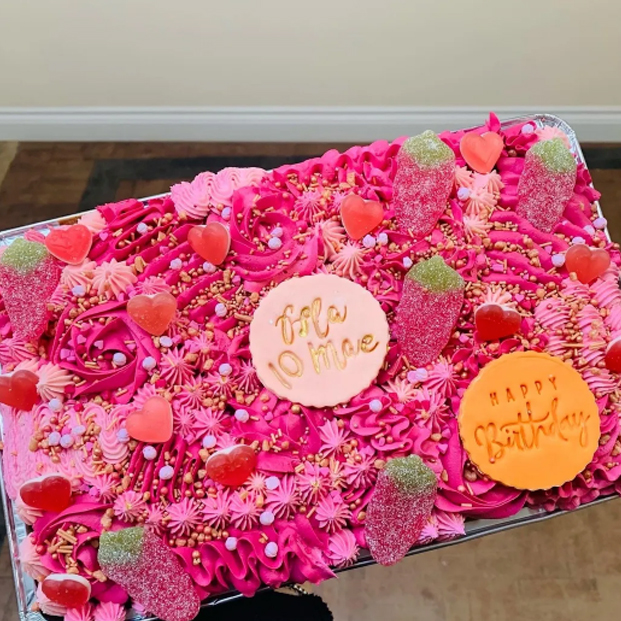 Medium Party Tray Bake
